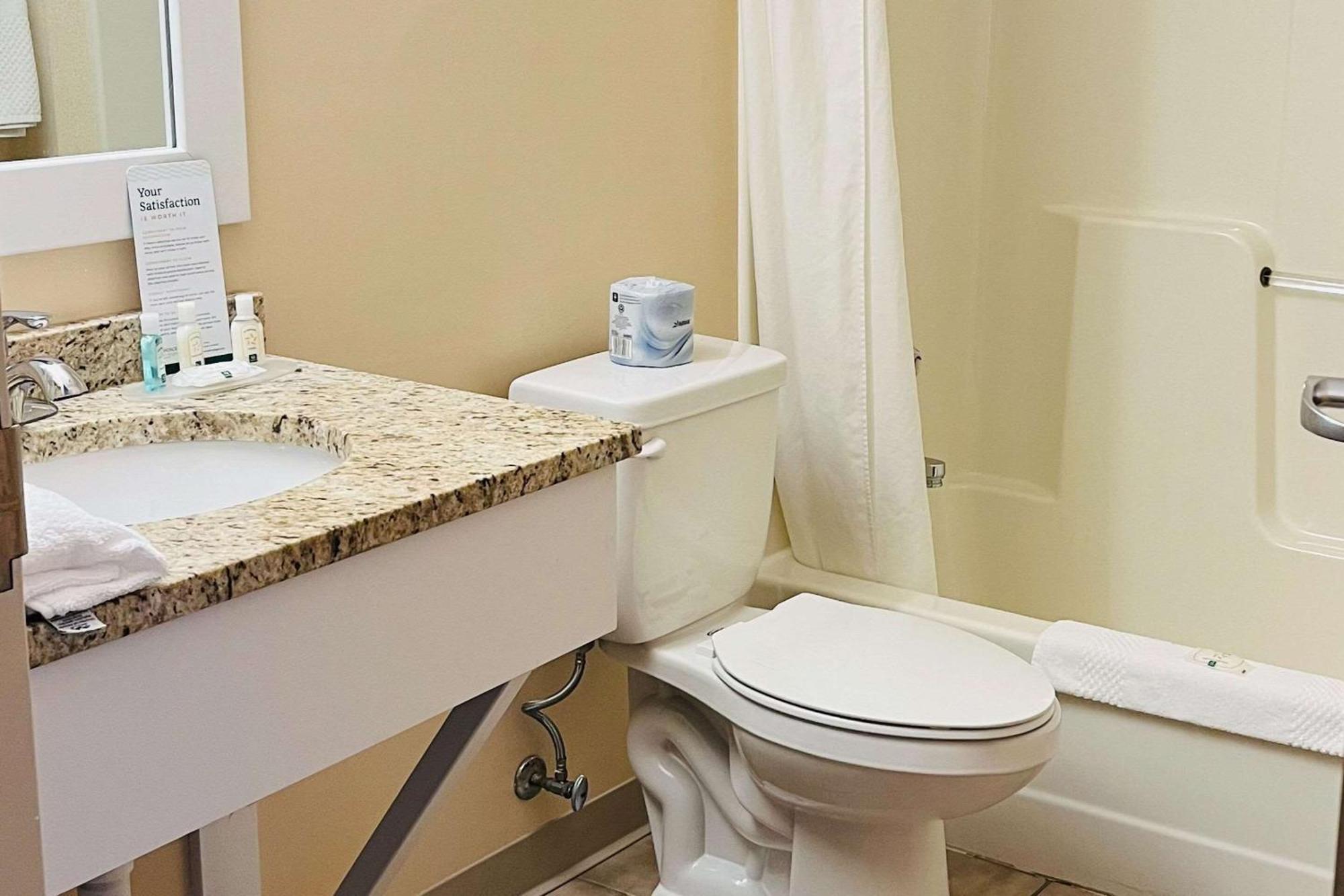 Quality Inn & Suites Prestonsburg Next To Mountain Arts Center エクステリア 写真