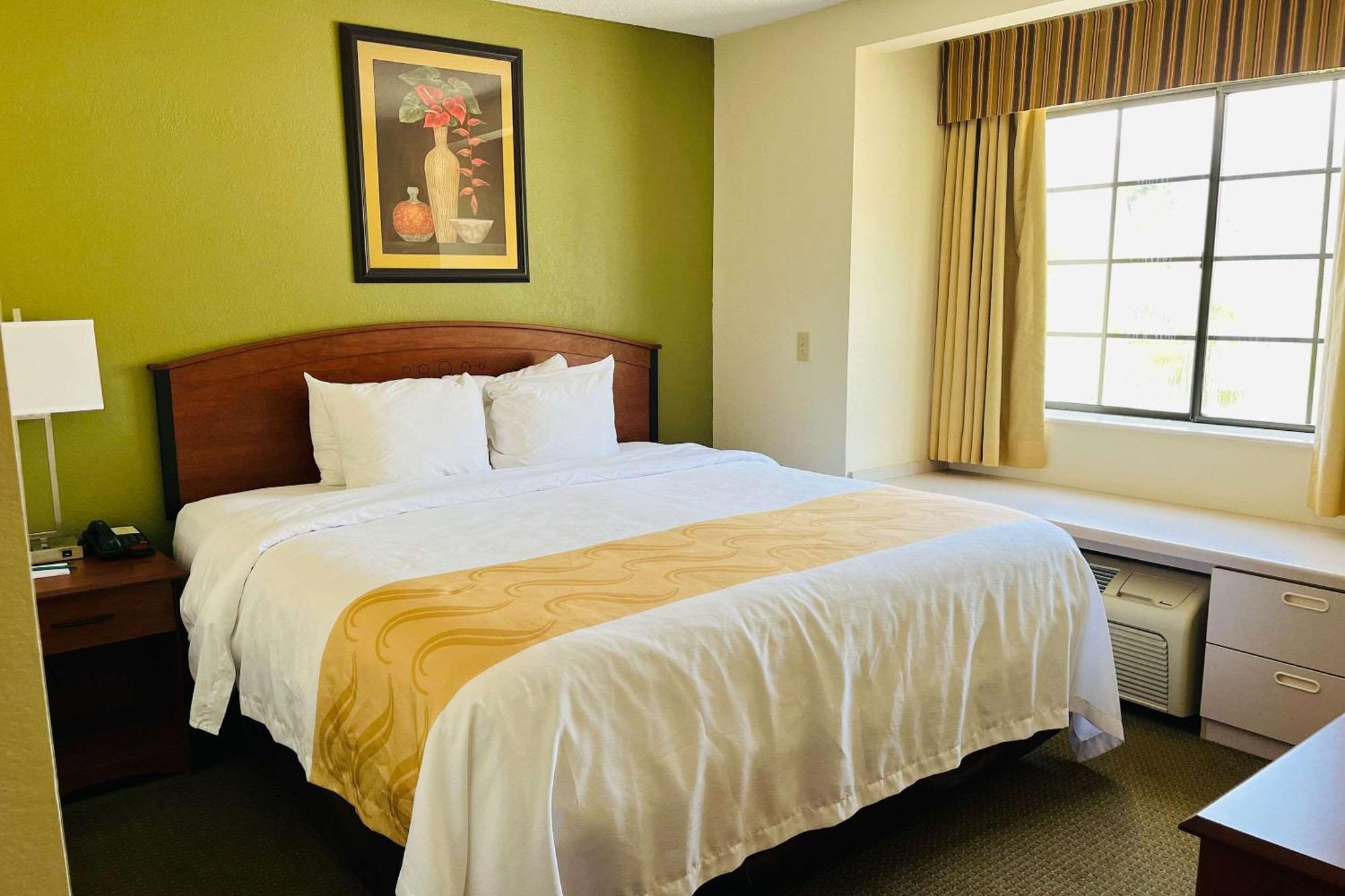 Quality Inn & Suites Prestonsburg Next To Mountain Arts Center エクステリア 写真