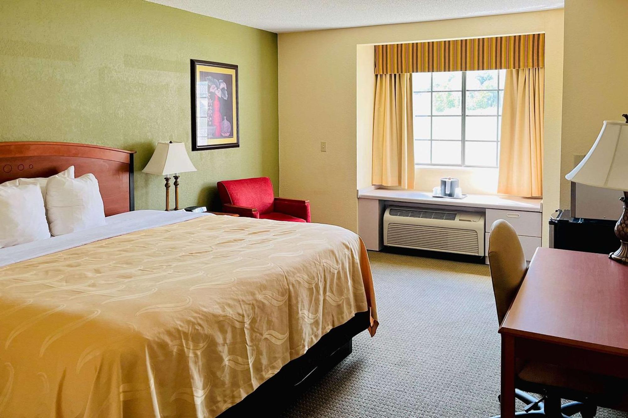 Quality Inn & Suites Prestonsburg Next To Mountain Arts Center エクステリア 写真