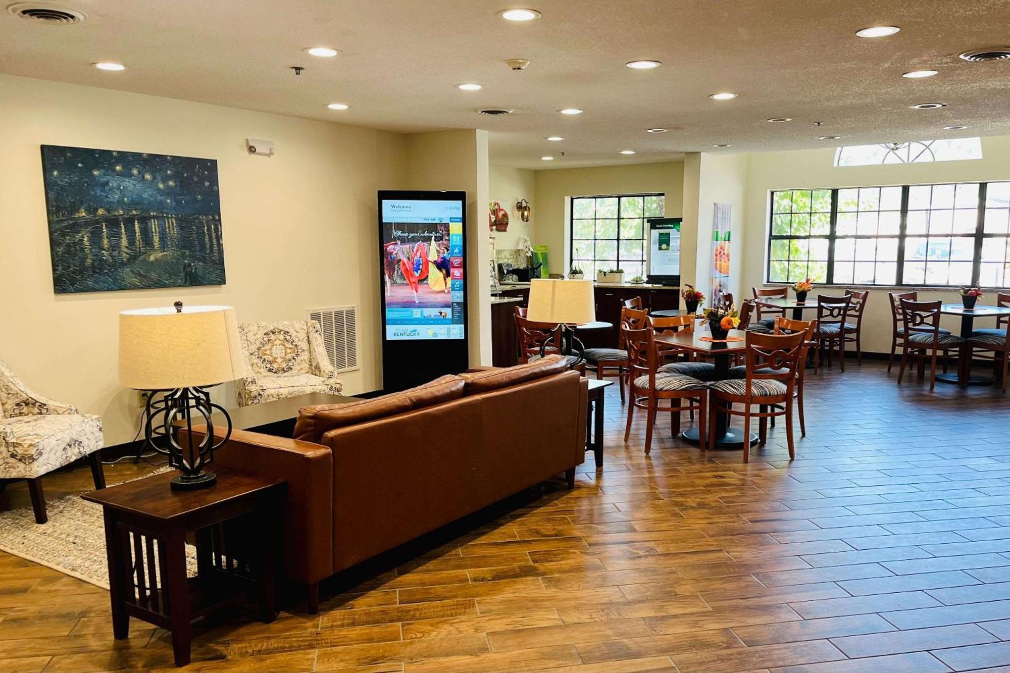 Quality Inn & Suites Prestonsburg Next To Mountain Arts Center エクステリア 写真
