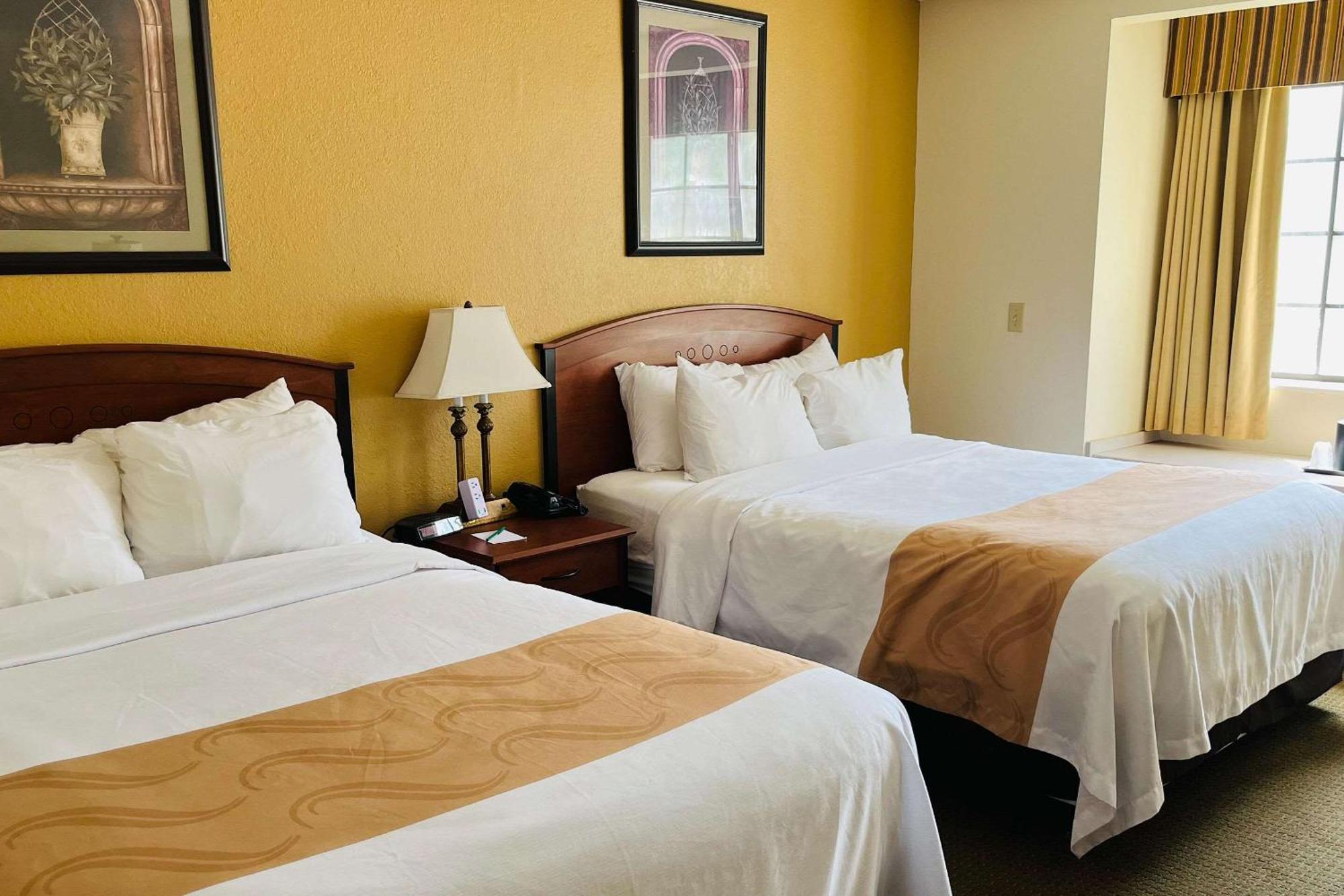 Quality Inn & Suites Prestonsburg Next To Mountain Arts Center エクステリア 写真