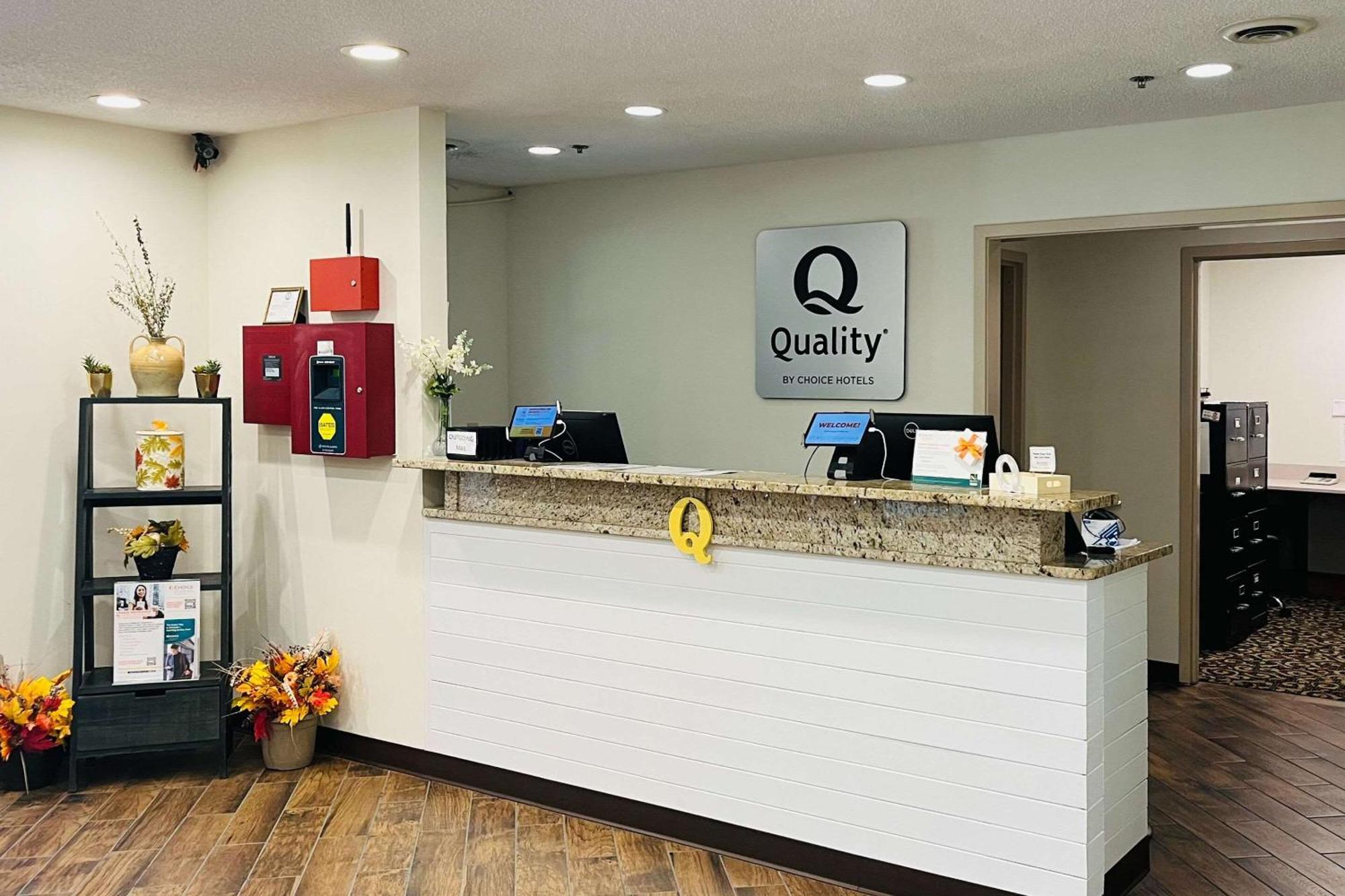 Quality Inn & Suites Prestonsburg Next To Mountain Arts Center エクステリア 写真