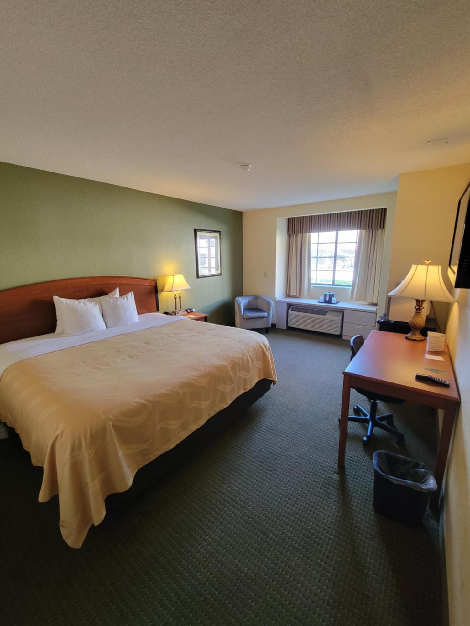 Quality Inn & Suites Prestonsburg Next To Mountain Arts Center エクステリア 写真