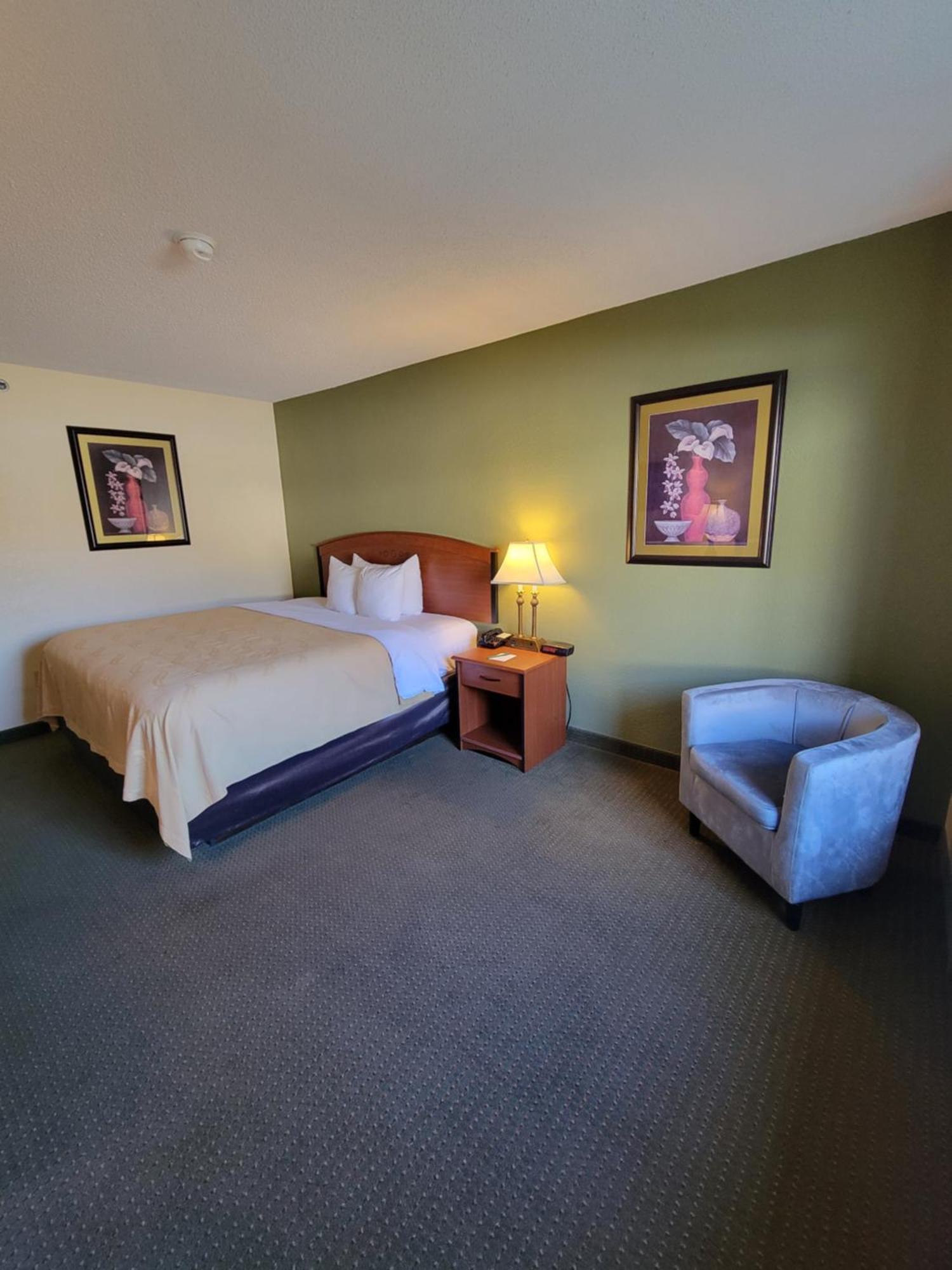 Quality Inn & Suites Prestonsburg Next To Mountain Arts Center エクステリア 写真