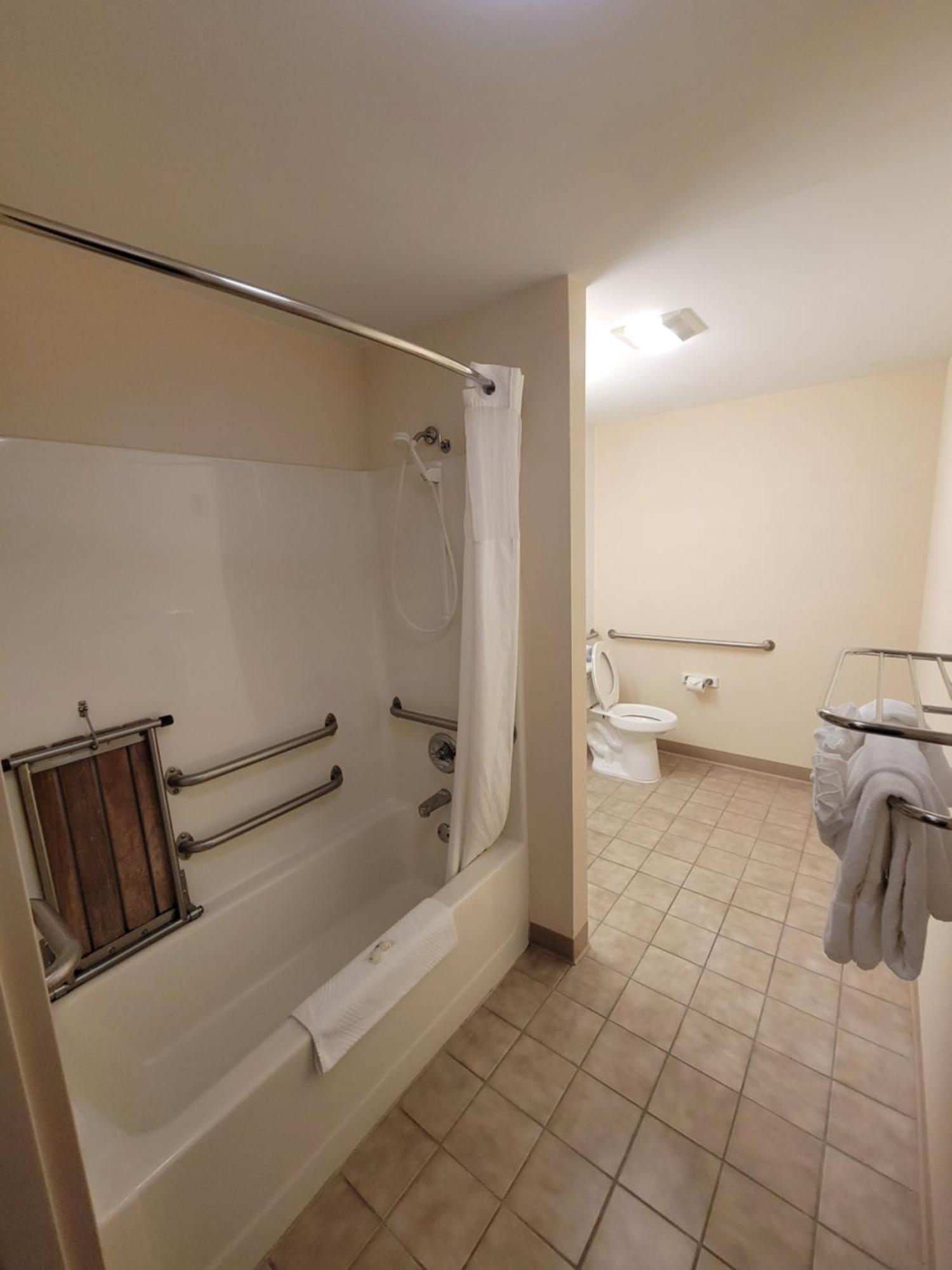 Quality Inn & Suites Prestonsburg Next To Mountain Arts Center エクステリア 写真