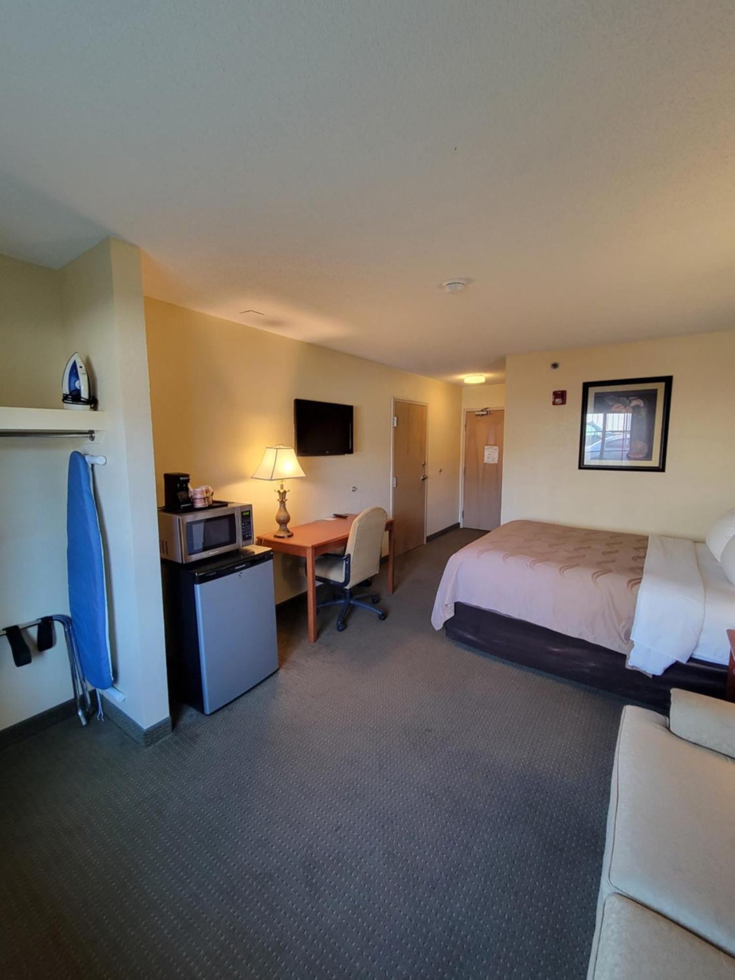 Quality Inn & Suites Prestonsburg Next To Mountain Arts Center エクステリア 写真