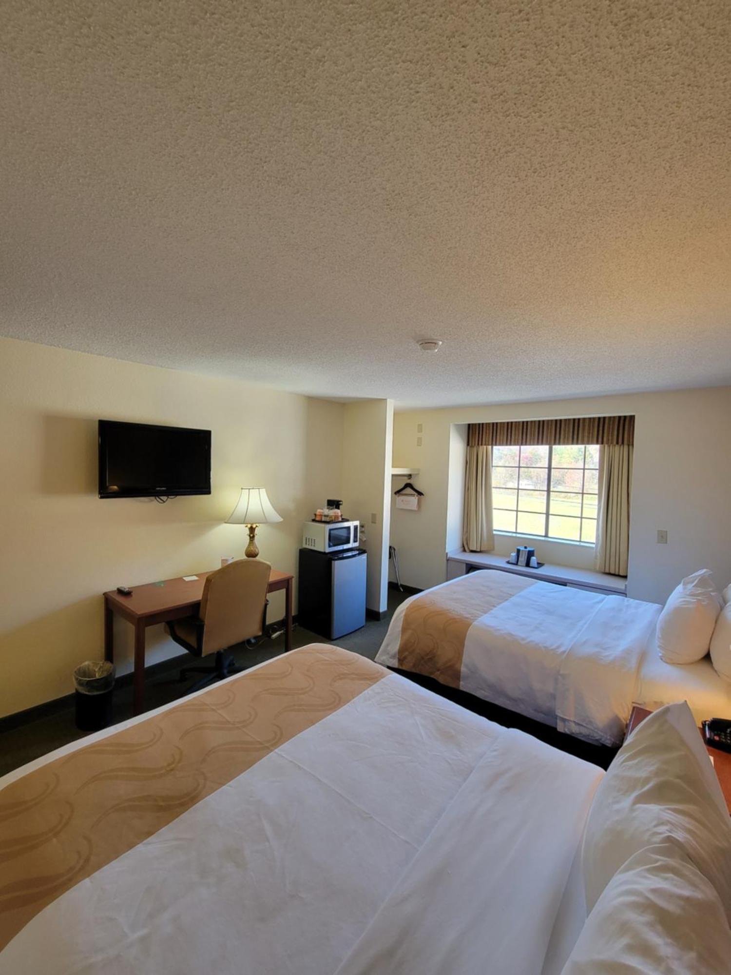 Quality Inn & Suites Prestonsburg Next To Mountain Arts Center エクステリア 写真