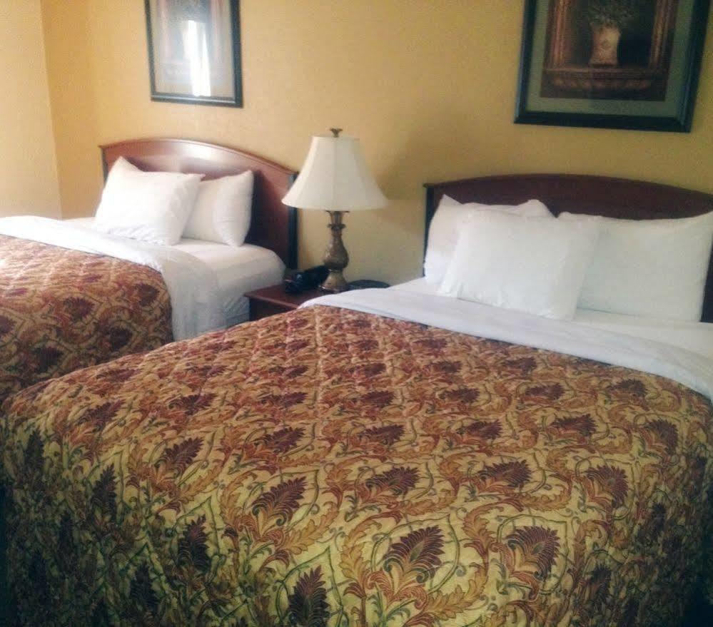 Quality Inn & Suites Prestonsburg Next To Mountain Arts Center エクステリア 写真