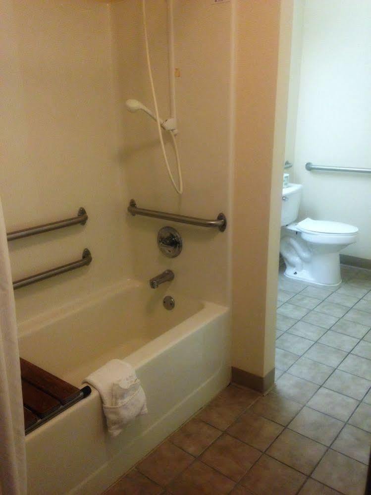 Quality Inn & Suites Prestonsburg Next To Mountain Arts Center エクステリア 写真