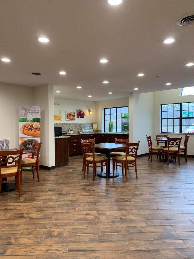 Quality Inn & Suites Prestonsburg Next To Mountain Arts Center エクステリア 写真