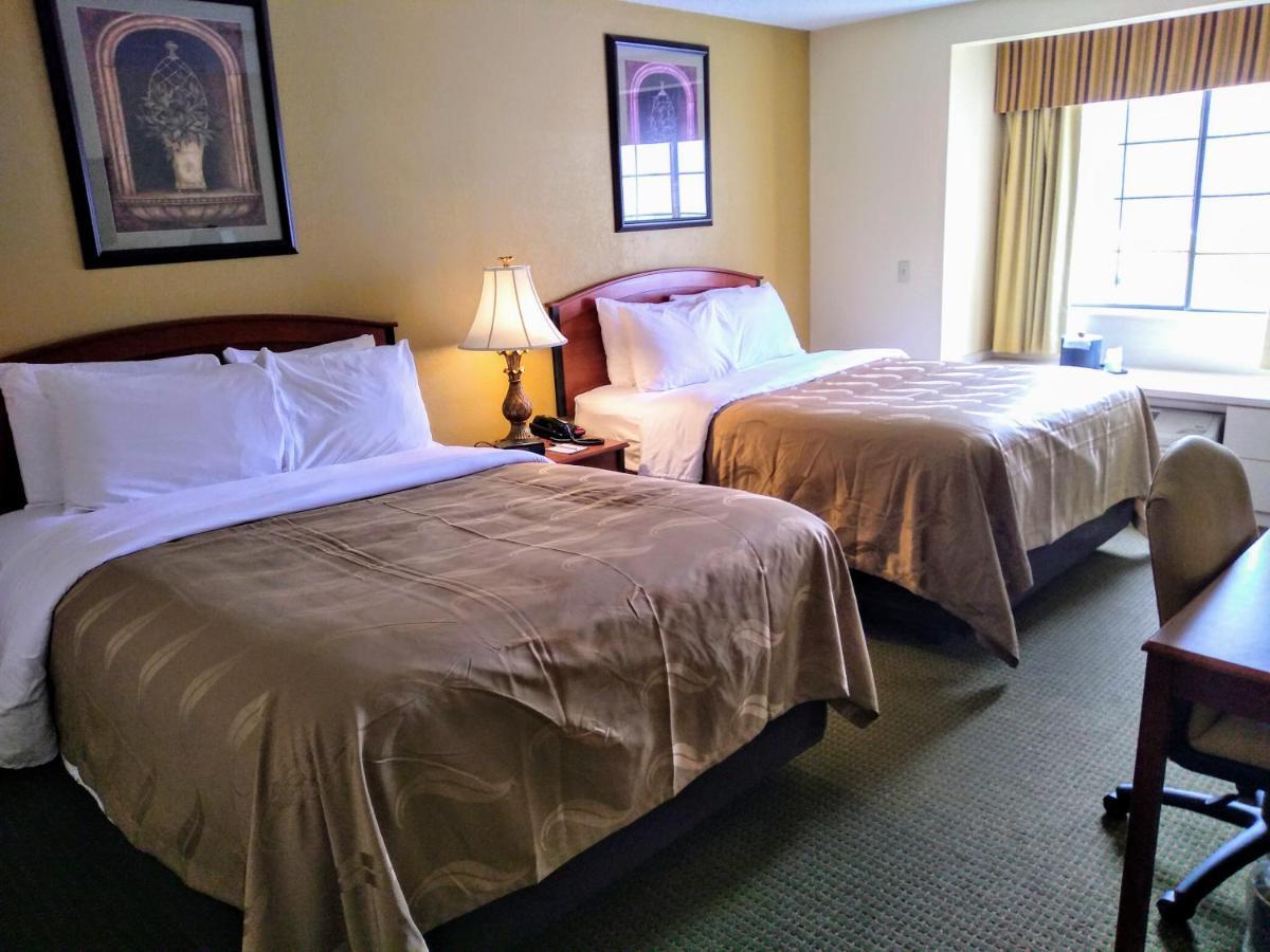 Quality Inn & Suites Prestonsburg Next To Mountain Arts Center エクステリア 写真